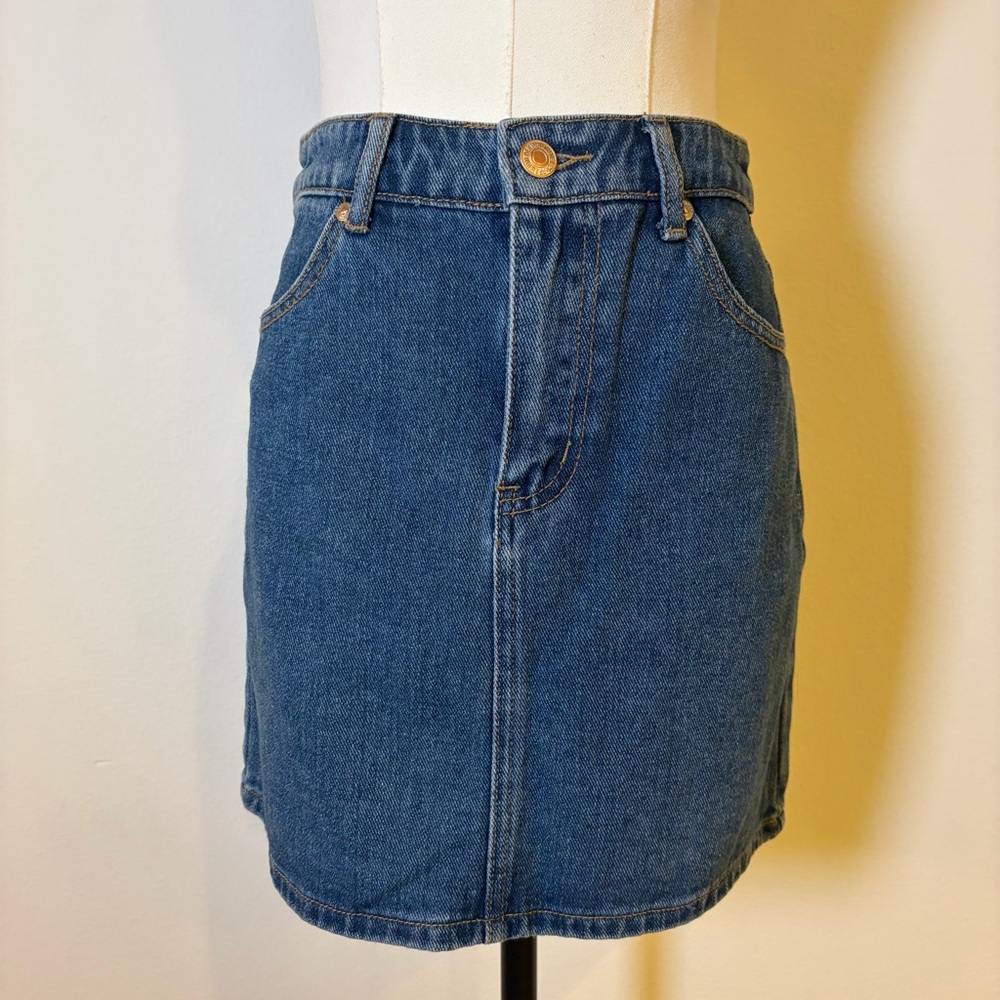 Forever 21 Medium Wash Denim Mini Skirt - Size S